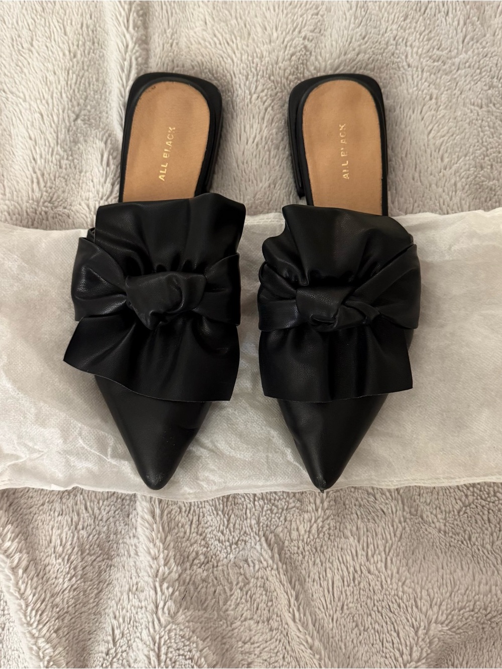 ALL BLACK Fold & Knot Slides